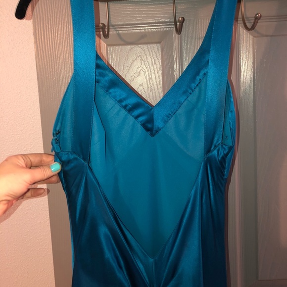 Floor length formal dress - Picture 4 of 7